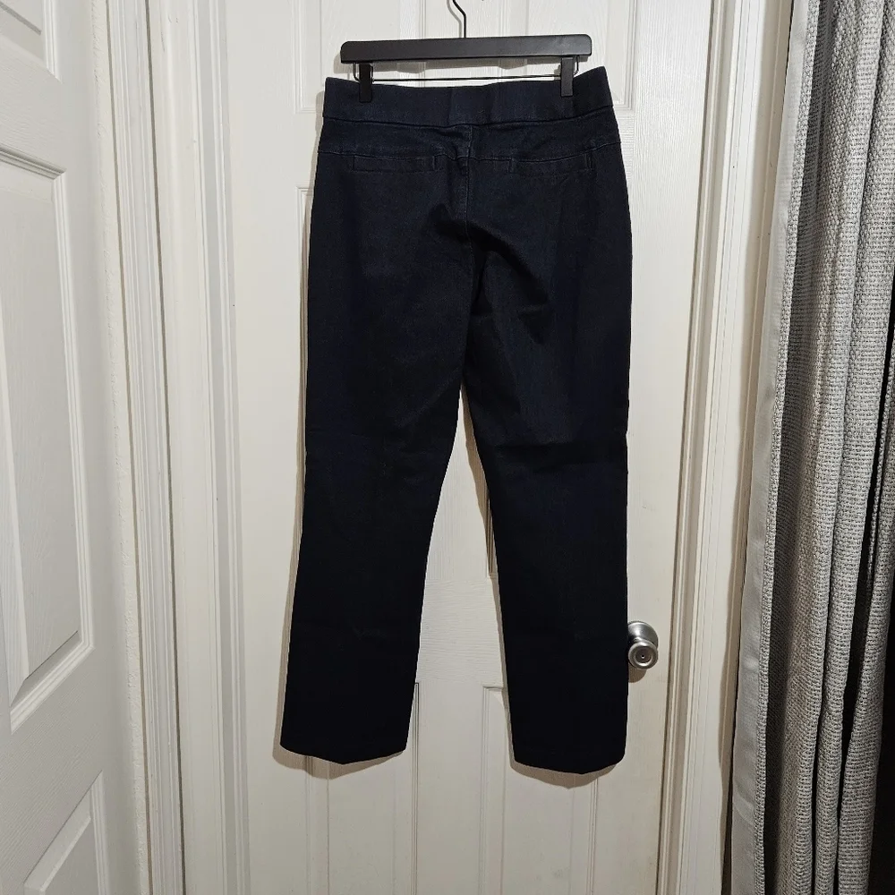 Lee Natural Fit Barely Bootcut Pull On Jeans Size 12 Short